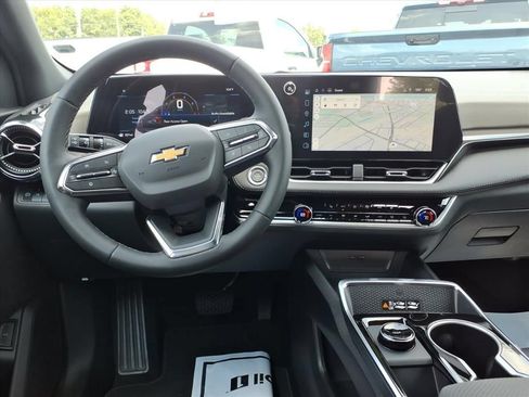 New 2027 Chevrolet Equinox LT w/ Convenience Package II FWD image 13