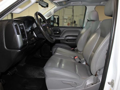 Used 2018 Chevrolet Silverado 2500 W/T w/ WT Convenience Package RWD image 10