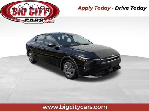 Used 2025 Kia K4 FWD image 1