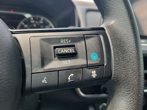 Used 2023 Nissan Rogue SV AWD/4WD image 24