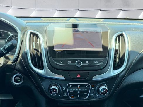 Used 2019 Chevrolet Equinox Premier FWD image 11