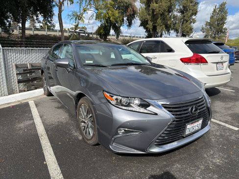Used 2017 Lexus ES 350 w/ Navigation System Package image 1
