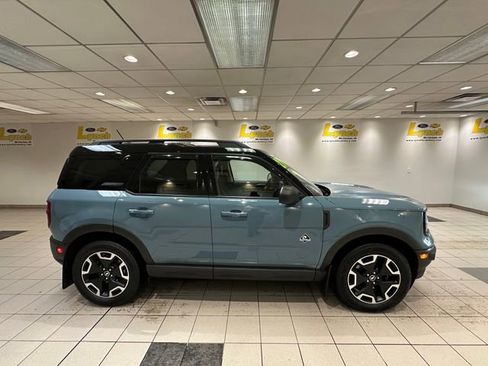 Used 2021 Ford Bronco Sport Outer Banks w/ Outer Banks Package (96D) image 3