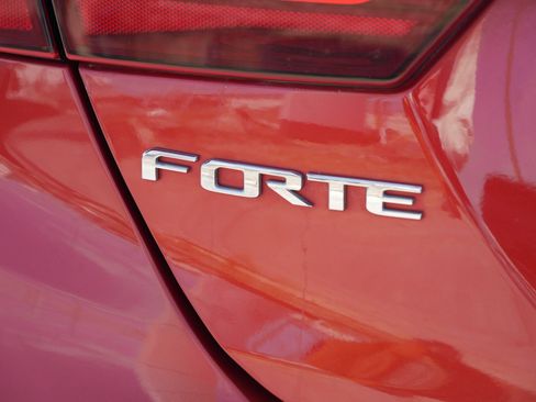 Certified 2019 Kia Forte EX w/ EX Launch Edition image 5