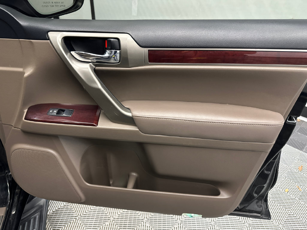 Used 2017 Lexus GX 460 Premium AWD/4WD image 16