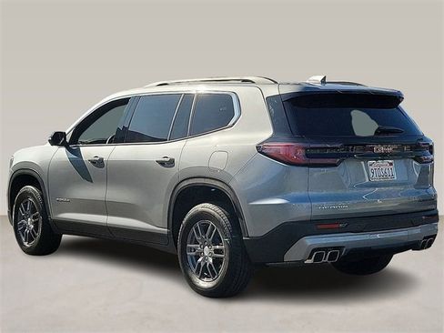 Used 2025 GMC Acadia Elevation image 2