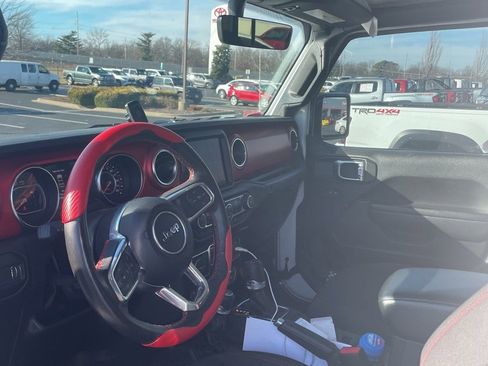 Used 2023 Jeep Wrangler Unlimited Rubicon w/ Cold Weather Group image 6