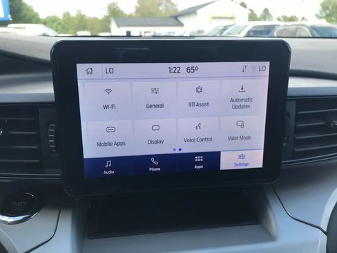 Used 2022 Ford Explorer XLT image 25