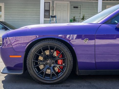 Used 2016 Dodge Challenger SRT Hellcat RWD image 4