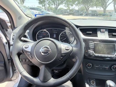 Used 2016 Nissan Sentra SV FWD image 2