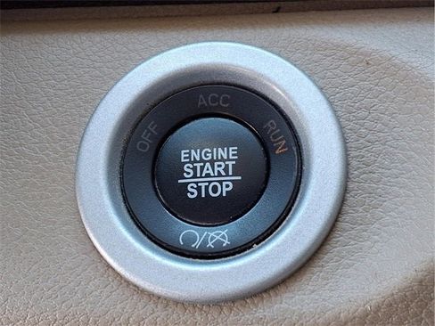 Used 2017 RAM 1500 Laramie w/ Convenience Group image 16