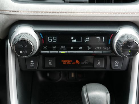 Used 2022 Toyota RAV4 XLE w/ Convenience Package AWD/4WD image 27