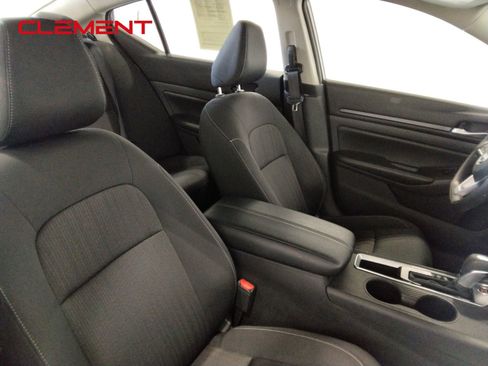 Used 2025 Nissan Altima 2.5 SV image 39