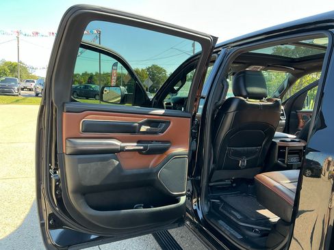 Used 2022 RAM 1500 Limited image 11