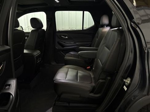Used 2023 Chevrolet Traverse RS AWD/4WD image 21