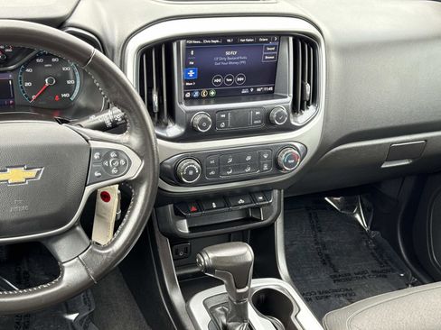 Used 2020 Chevrolet Colorado LT w/ LT Convenience Package image 3