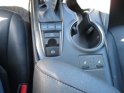 Used 2021 Toyota Camry XSE image 13