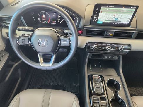 Used 2025 Honda Pilot Touring image 29