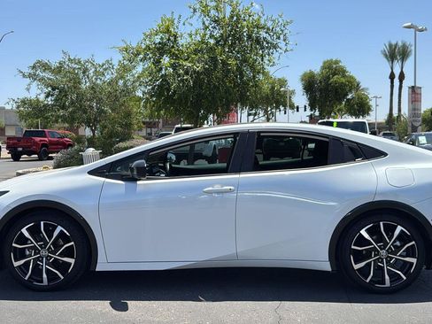 Used 2025 Toyota Prius Plug-In Hybrid w/ Limited Premium Package FWD image 5