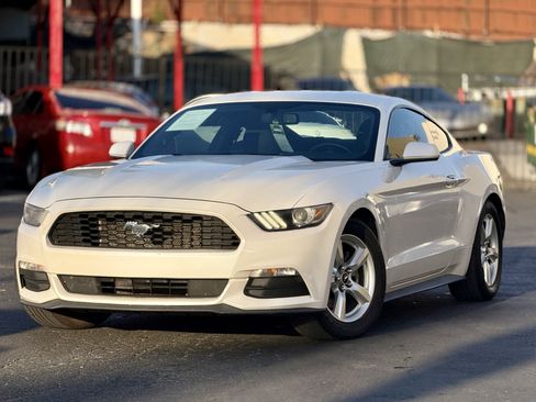 Used 2017 Ford Mustang Coupe RWD image 1