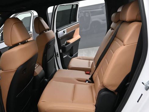 Certified 2026 Hyundai Santa Fe Limited AWD/4WD image 14