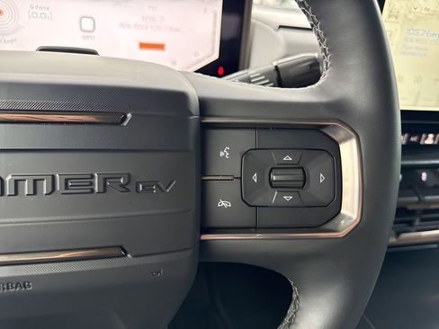 Used 2025 GMC Hummer EV 3X AWD/4WD image 17