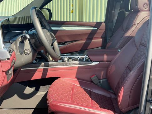 Used 2025 Cadillac Escalade Sport w/ Touring Package AWD/4WD image 4