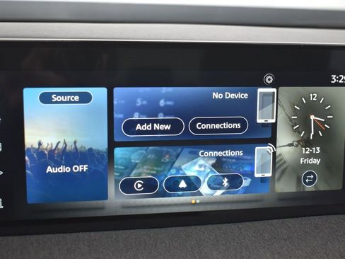 Used 2025 Nissan Kicks SV w/ Interior Electronics Package image 8