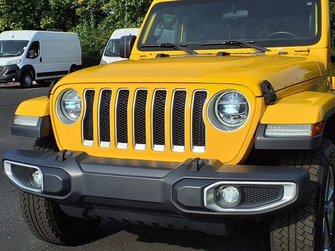 Certified 2020 Jeep Wrangler Unlimited Sahara w/ LED Lighting Group image 20