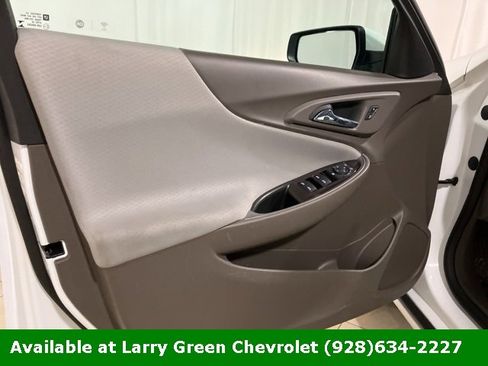 Used 2023 Chevrolet Malibu LT image 9