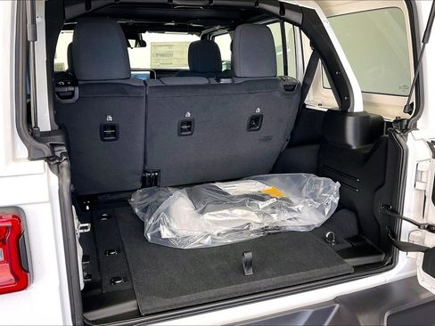 New 2026 Jeep Wrangler Unlimited Rubicon image 11