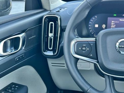 New 2026 Volvo XC40 B5 Ultra w/ Protection Package Premier AWD/4WD image 17