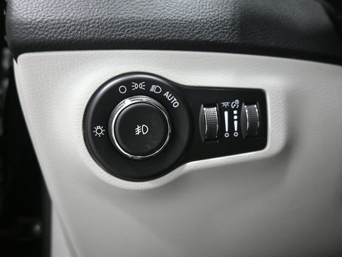 Used 2018 Jeep Compass Limited w/ Navigation Group AWD/4WD image 9