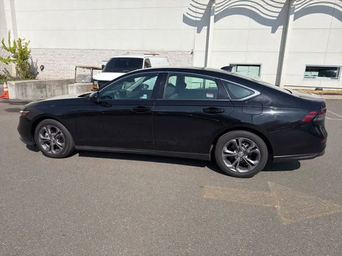 Used 2023 Honda Accord EX image 6