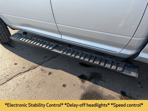 Used 2016 RAM 1500 Classic SLT image 9