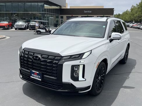 Used 2024 Hyundai Palisade Calligraphy AWD/4WD image 2