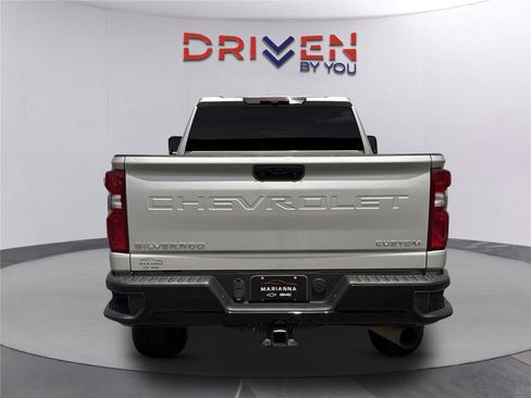 Used 2021 Chevrolet Silverado 2500 Custom w/ Custom Value Package AWD/4WD image 5