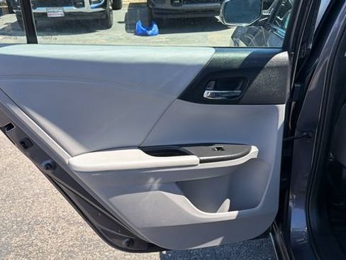 Used 2017 Honda Accord EX-L image 14