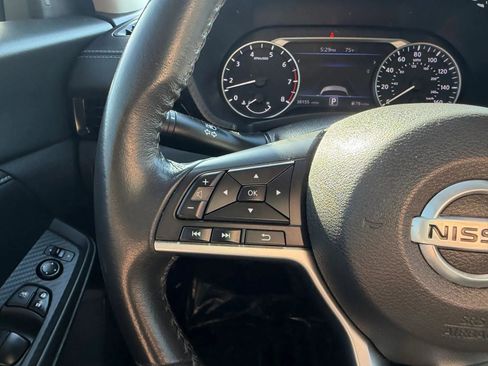 Used 2022 Nissan Sentra SV FWD image 18