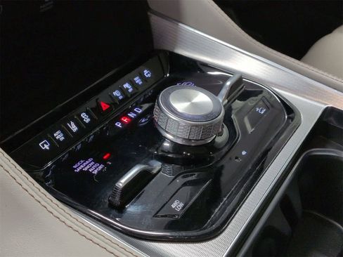 Used 2023 Jeep Grand Wagoneer 4WD image 34