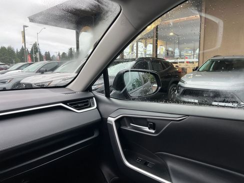 Used 2025 Toyota RAV4 XLE image 35