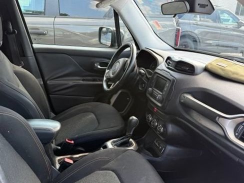 Used 2016 Jeep Renegade 75th Anniversary FWD image 7