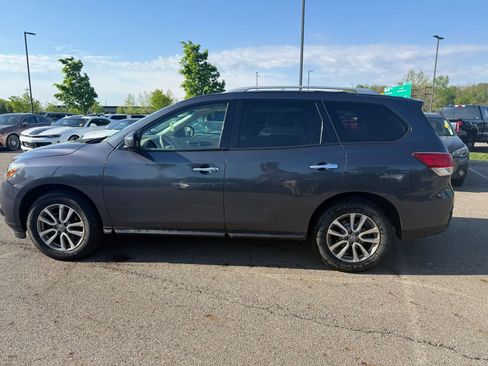 Used 2014 Nissan Pathfinder SV image 8