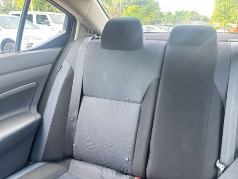 Used 2025 Nissan Versa SV FWD image 38