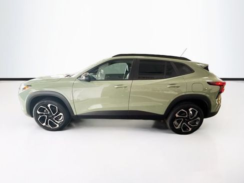Used 2024 Chevrolet Trax RS FWD image 9