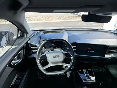 Used 2024 Audi Q4 e-tron Prestige image 14
