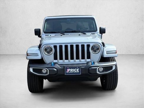 Used 2023 Jeep Wrangler Unlimited Sahara w/ Cold Weather Group AWD/4WD image 2