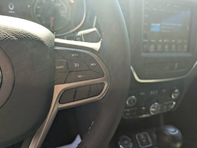 Used 2022 Jeep Cherokee Latitude Lux AWD/4WD image 22