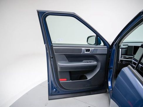 Used 2025 Hyundai Santa Fe SEL AWD/4WD image 10