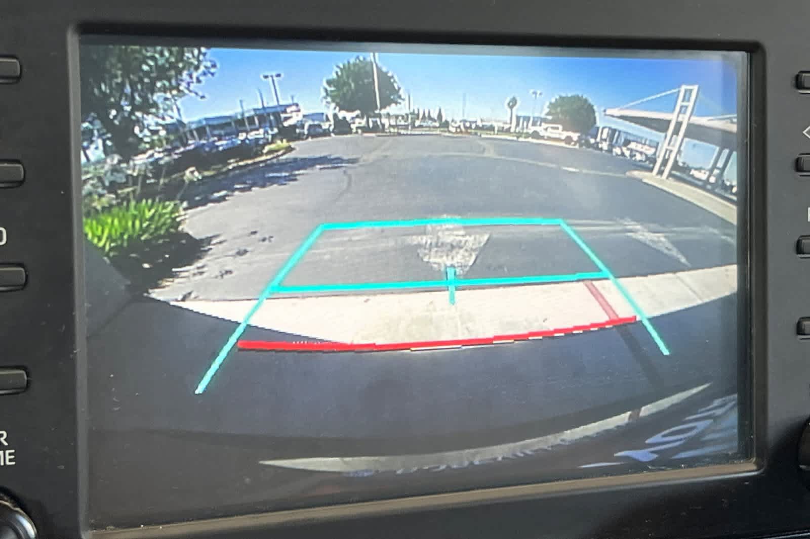 Used 2021 Toyota RAV4 LE FWD image 20
